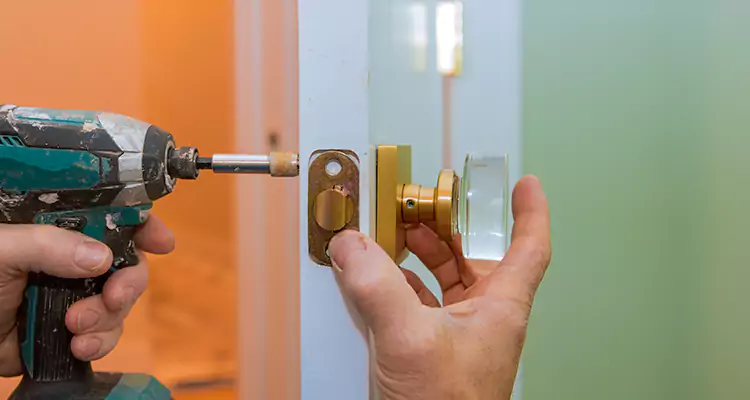 Broken Door Knob Fix in Port Charlotte, FL